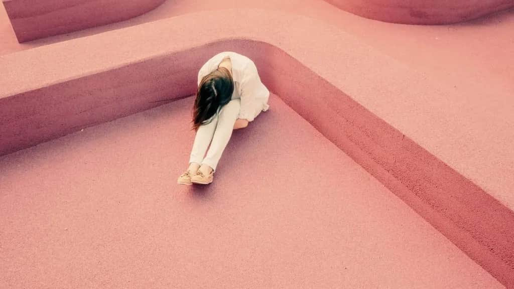 Me siento mal conmigo misma: cómo superar la tristeza y la inseguridad